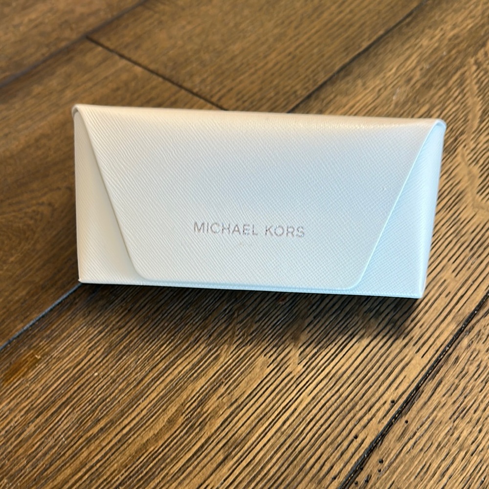 Michael Kors White Glasses Case with NEW glass cloth